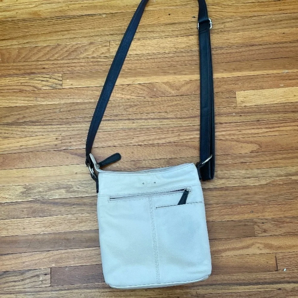 Purse - Picture 2 of 4